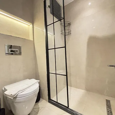 Apartment Luxury Spacious 2br In Nisantasi *